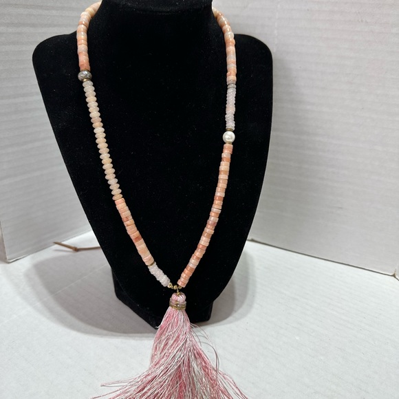 Sarafina pink/peach quartz tassel necklace - Picture 3 of 8